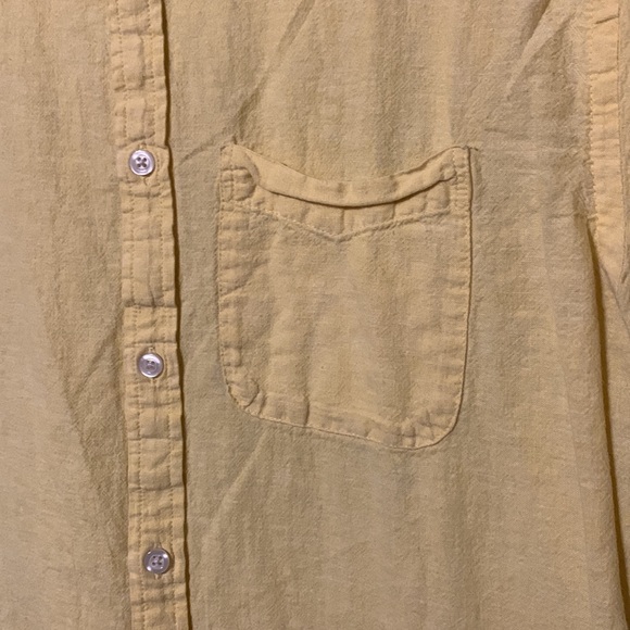 🧡 Old Navy Pale Yellow Everyday Shirt - Picture 2 of 6